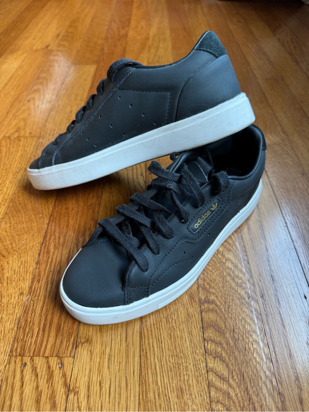 Adidas Sleek Women’s Black Low-Top Sneakers
